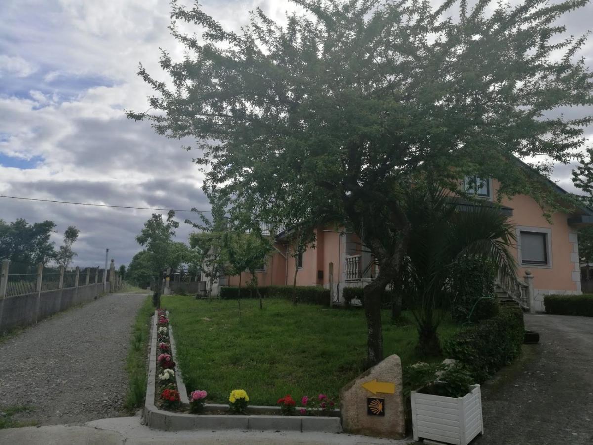 Albergue O Pombal Sarria Exterior photo