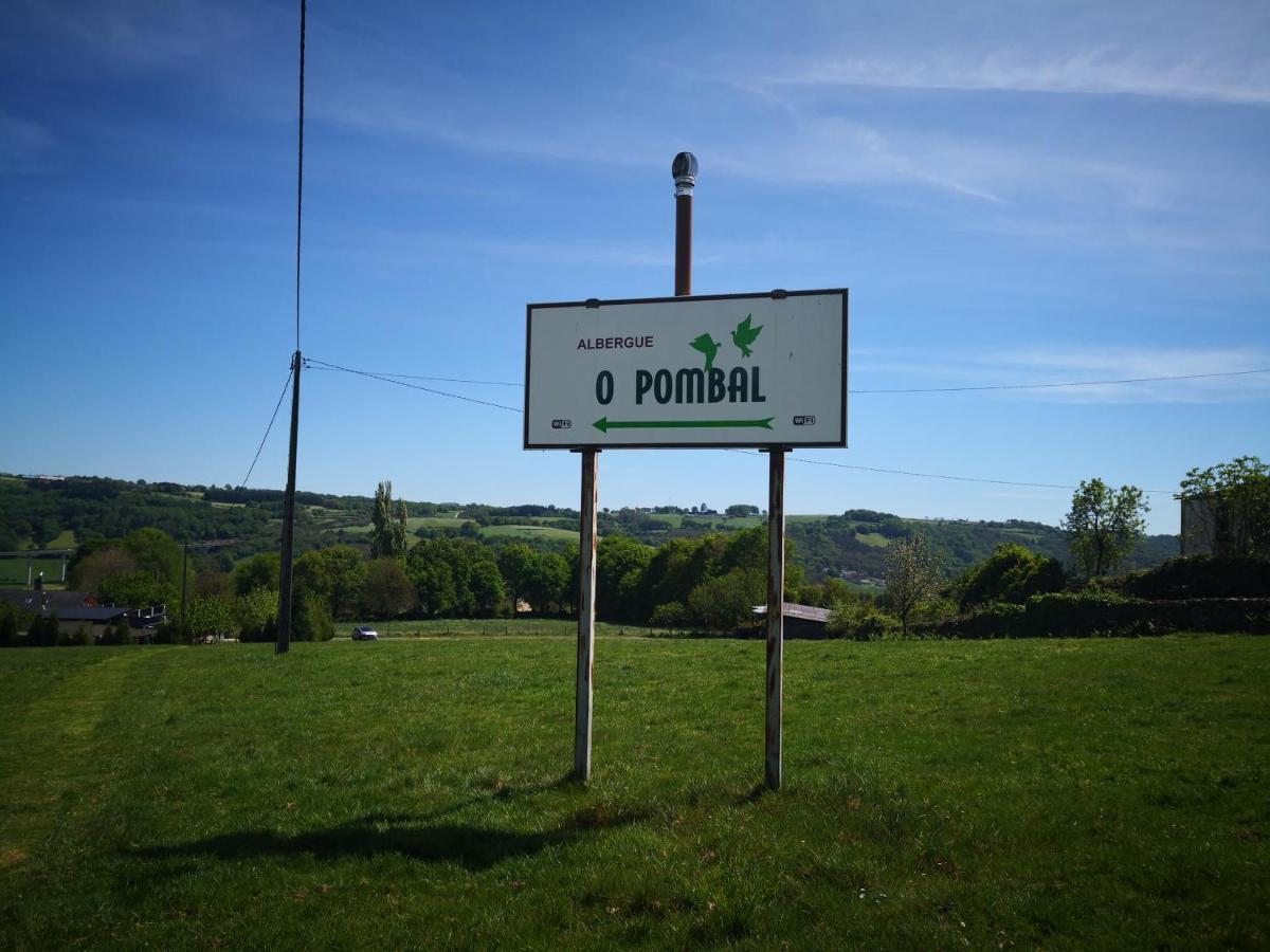 Albergue O Pombal Sarria Exterior photo